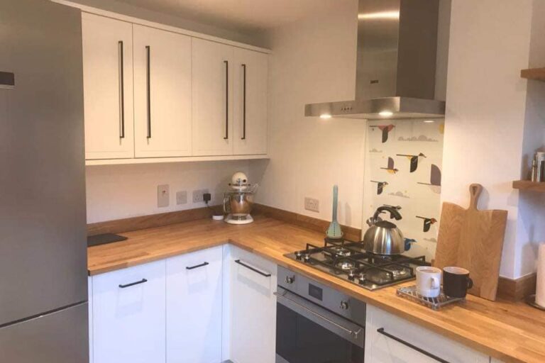 46503824_2467227483294107_5211195884523487232_n chippenham electricians