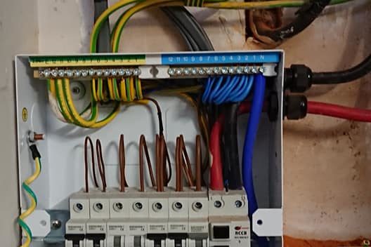 49723924_2534904573193064_5148511313579737088_n recommended chippenham electricians